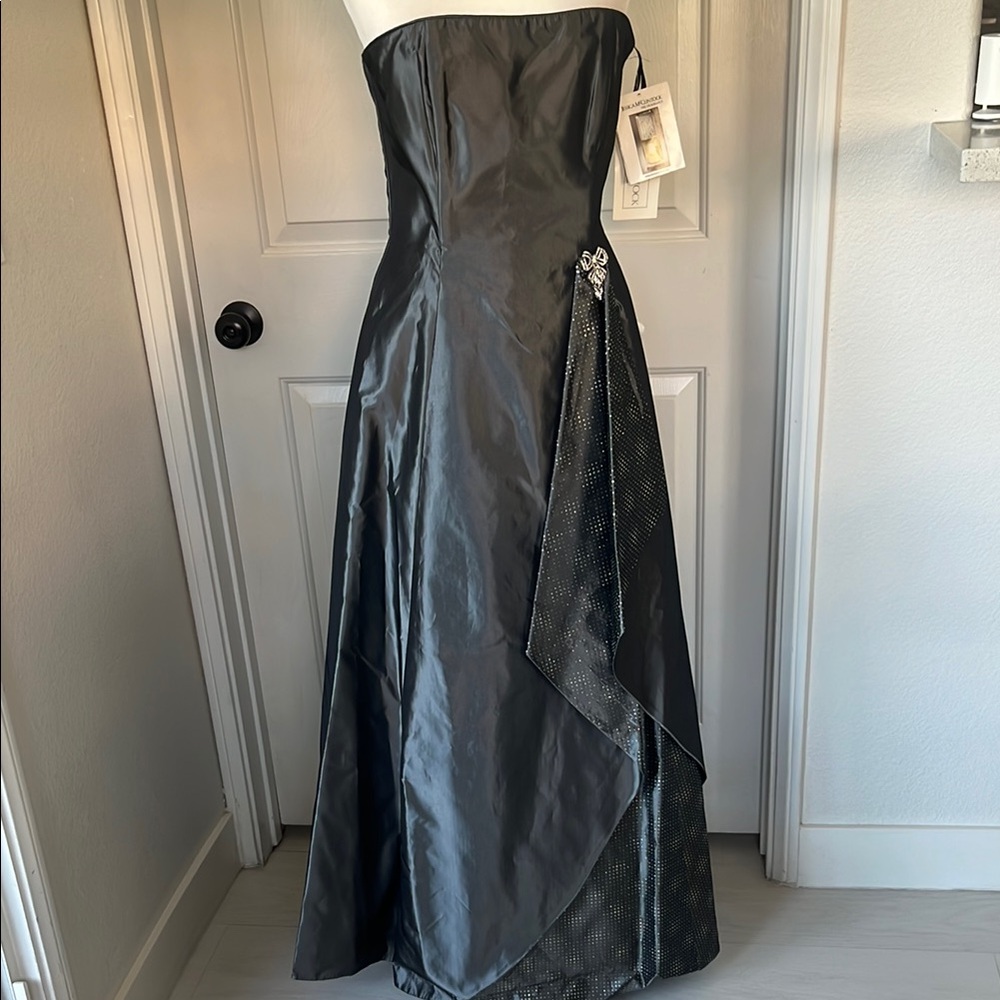 Jessica McClintock Gray Strapless Prom Gown